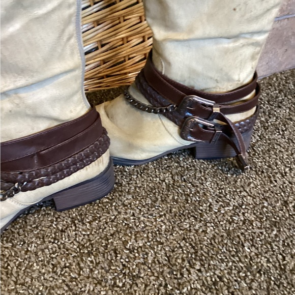 Tan knee boots with brown leather belts and chains. Boots have brown flicks in. - Picture 3 of 3